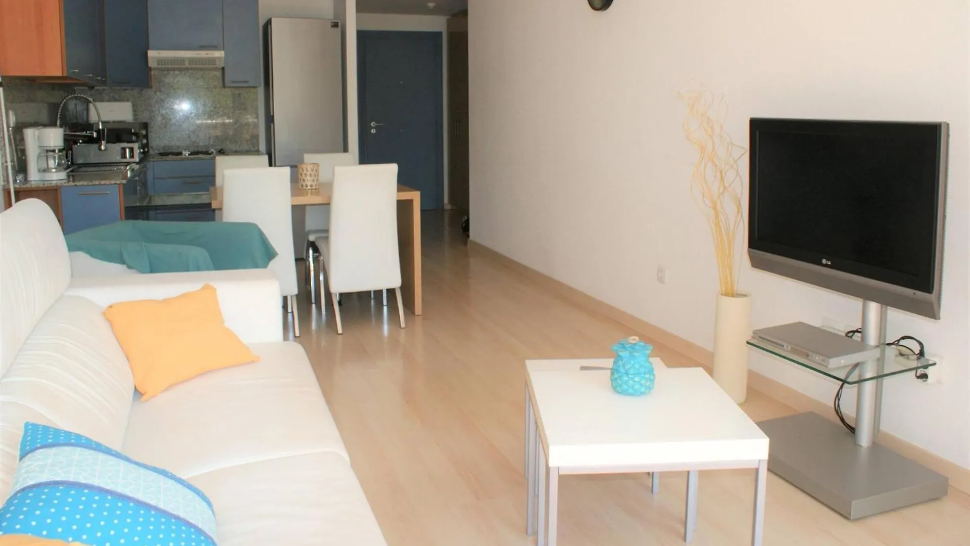 Precioso Apartamento Para 6 Personas Av-74 Roses Apartment